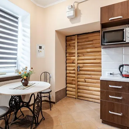 Comfortable On Franko Appartement